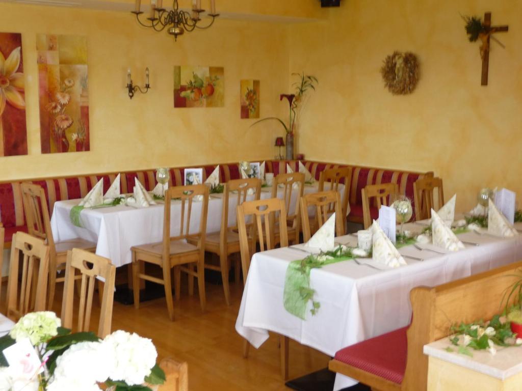 Ferienhotel Herzog Neumarkt am Wallersee Exterior foto