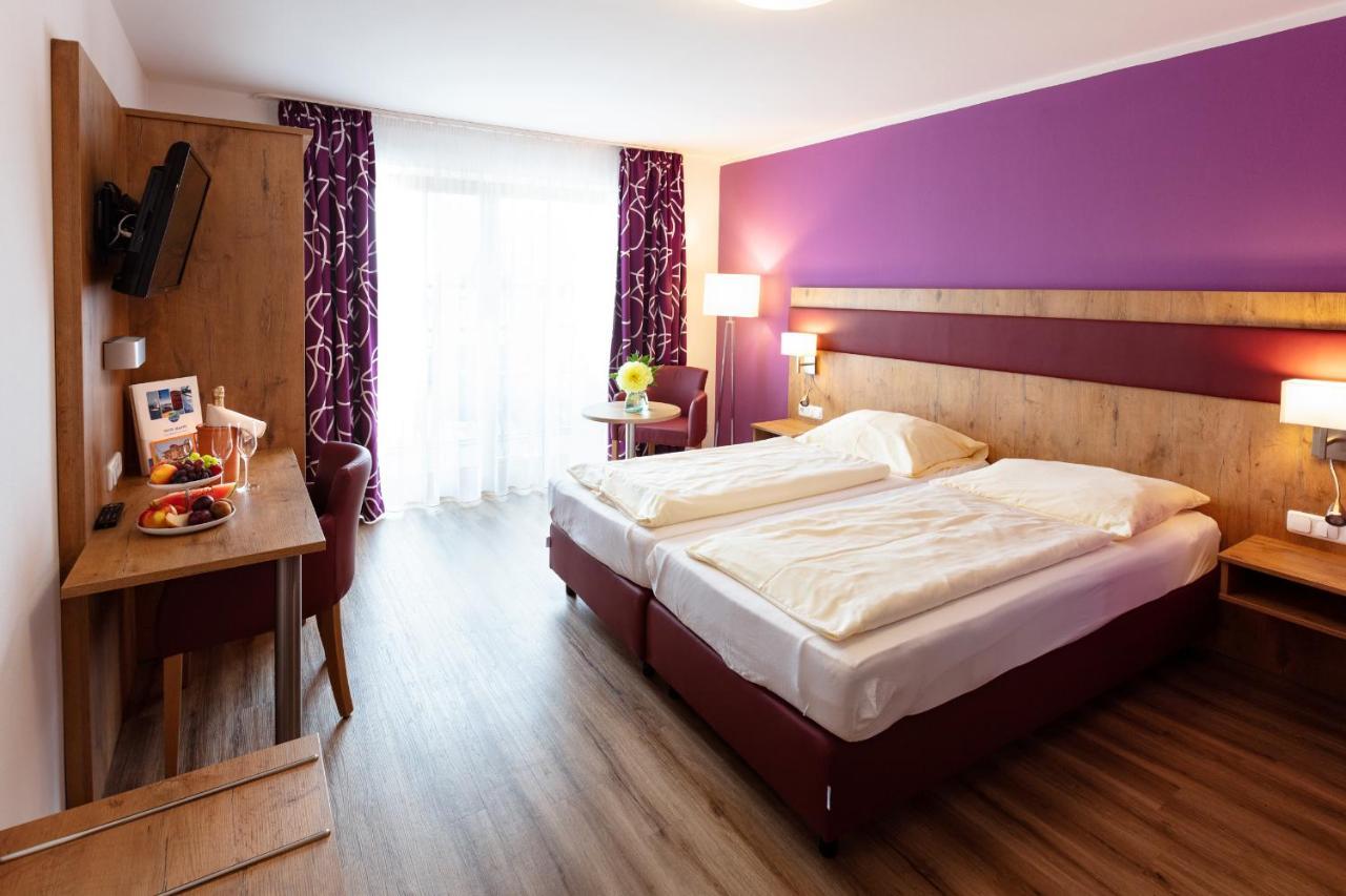 Ferienhotel Herzog Neumarkt am Wallersee Exterior foto